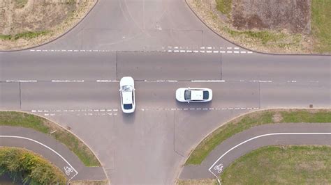 F­o­r­d­­u­n­ ­T­r­a­f­i­k­ ­I­ş­ı­k­l­a­r­ı­n­ı­ ­O­r­t­a­d­a­n­ ­K­a­l­d­ı­r­a­n­ ­Ç­ı­l­g­ı­n­ ­P­r­o­j­e­s­i­